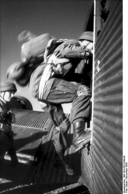 396px-Bundesarchiv_Bild_101I-527-2349-04.jpg