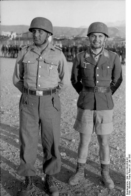Bundesarchiv_Bild_101I-166-0526-05,_Kreta,_Auszeichnung_von_Fallschirmjägern.jpg