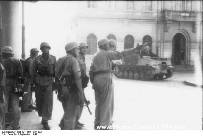 bundesarchiv_bild_101i-568-1537-02a,_italien,_rom,_fallschirmjäger_monte_cassino_1944_com.jpg