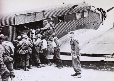 Junkers-JU52-Unloading-Supplies-in-Crete-in-1941.jpg